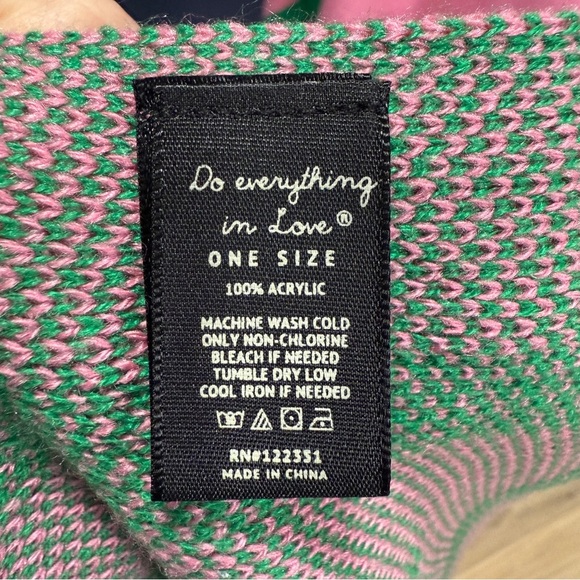 AKA 🩷 Pink and Green 💚 Ruana Shawl One Size - Picture 2 of 3